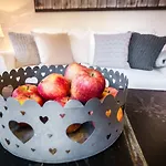 Appartement First & Urban Oasis - By Myhomeincomo *