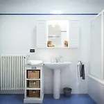 First & Urban Oasis - By Myhomeincomo *