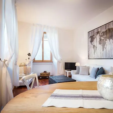 Апартаменты First & Urban Oasis - By Myhomeincomo