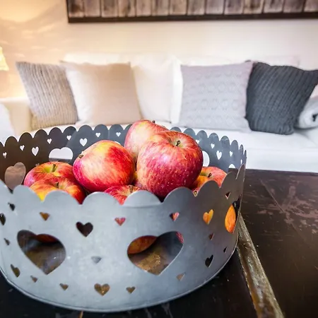 Daire First & Urban Oasis - By Myhomeincomo *