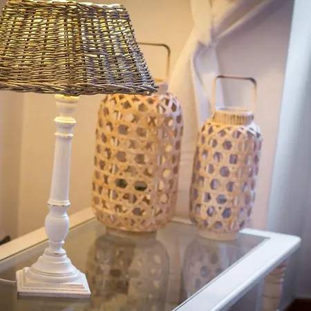 First & Urban Oasis - By Myhomeincomo Daire Como