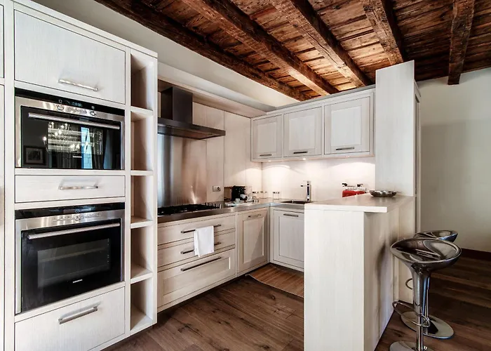 Apartament First & Urban Oasis - By Myhomeincomo