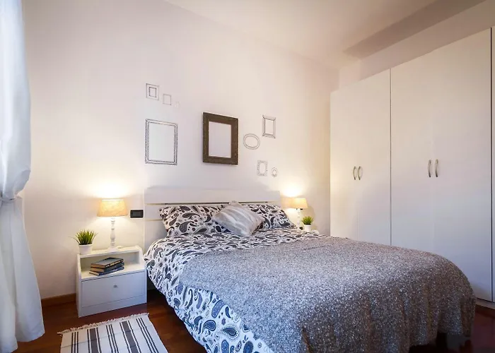 First & Urban Oasis - By Myhomeincomo Апартаменты *