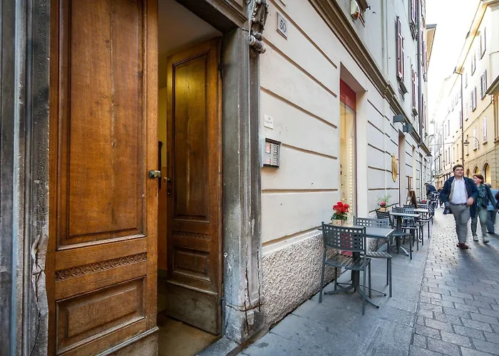 First & Urban Oasis - By Myhomeincomo *