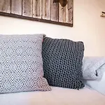 Apartament First & Urban Oasis - By Myhomeincomo *
