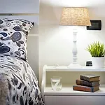 First & Urban Oasis - By Myhomeincomo Como