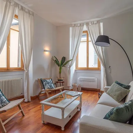 First & Urban Oasis - By Myhomeincomo * Como