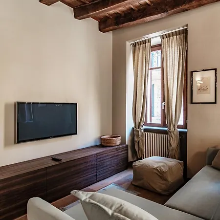 First & Urban Oasis - By Myhomeincomo Appartement *