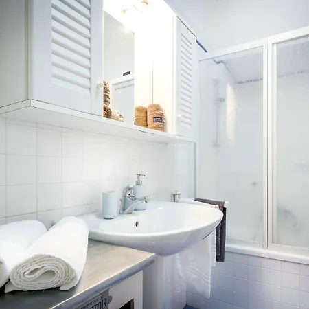 First & Urban Oasis - By Myhomeincomo Apartment Como