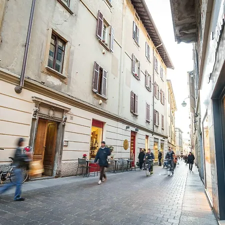 First & Urban Oasis - By Myhomeincomo *