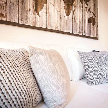 First & Urban Oasis - By Myhomeincomo Appartamento *