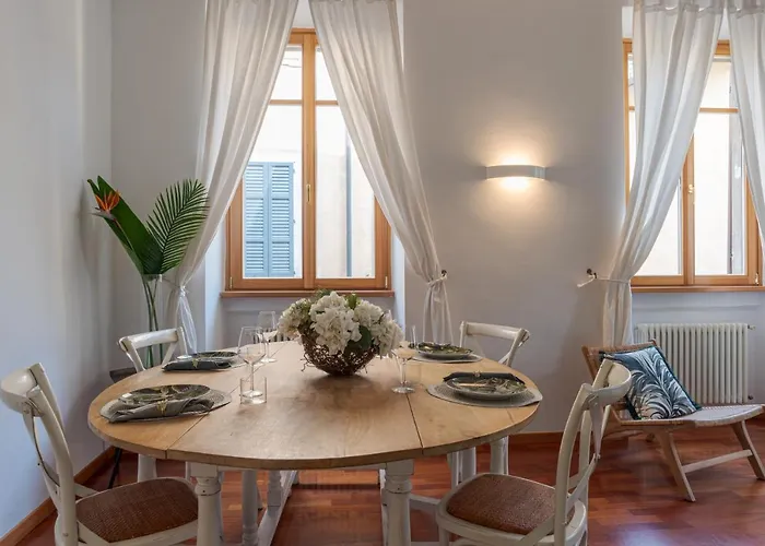 First & Urban Oasis - By Myhomeincomo Apartment Como