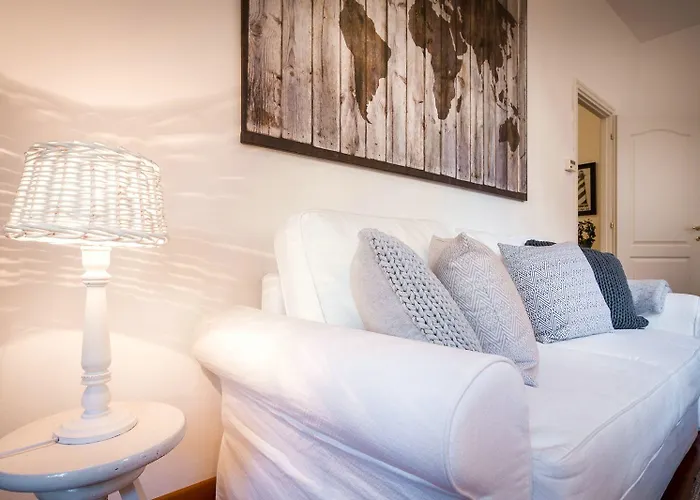 Apartment First & Urban Oasis - By Myhomeincomo *