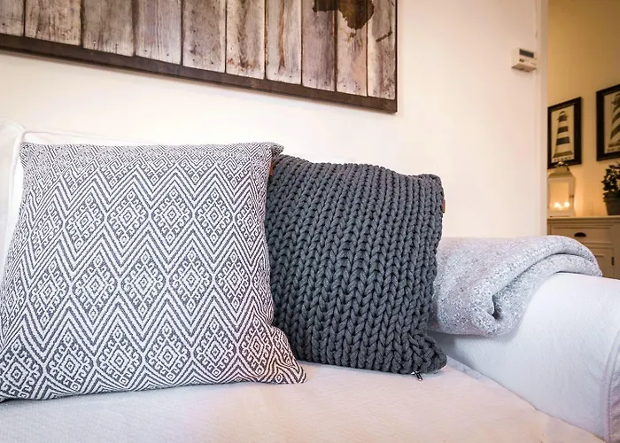 Apartment First & Urban Oasis - By Myhomeincomo *