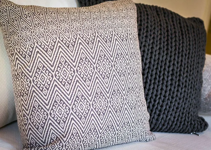 Apartment First & Urban Oasis - By Myhomeincomo *