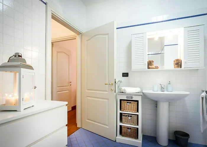 First & Urban Oasis - By Myhomeincomo