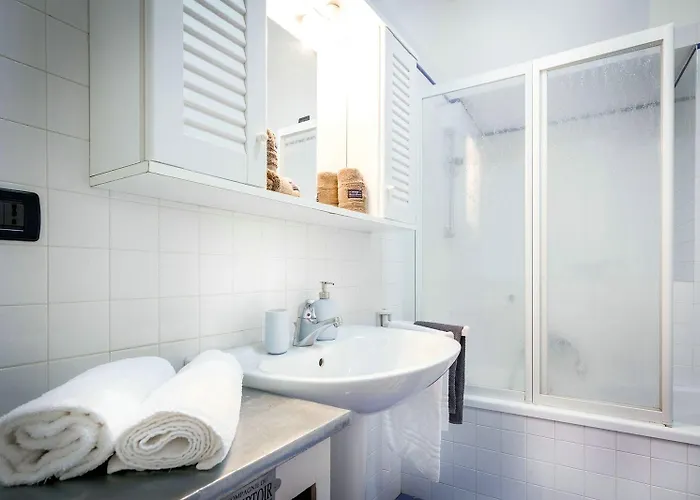 First & Urban Oasis - By Myhomeincomo Apartment Como