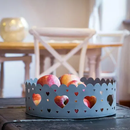 First & Urban Oasis - By Myhomeincomo كومو