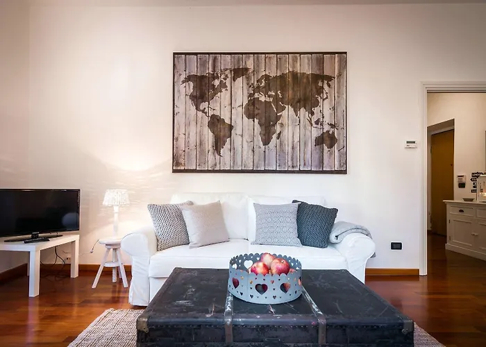 Апартаменты First & Urban Oasis - By Myhomeincomo Комо