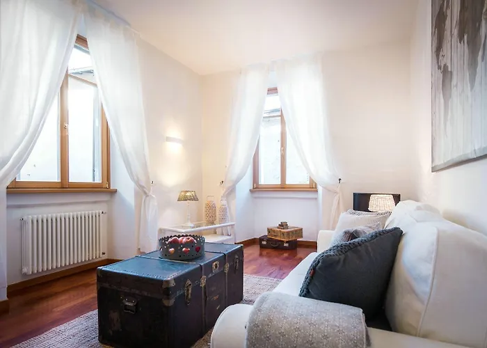 Апартаменты First & Urban Oasis - By Myhomeincomo