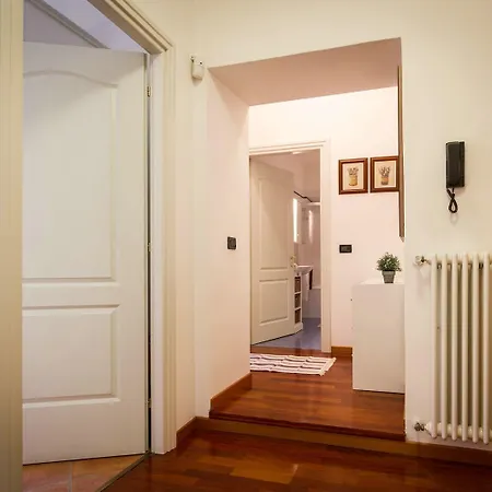 First & Urban Oasis - By Myhomeincomo * 코모