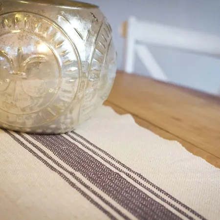 First & Urban Oasis - By Myhomeincomo * 코모