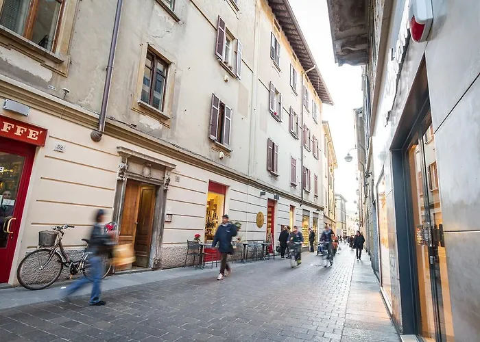 First & Urban Oasis - By Myhomeincomo Όπως